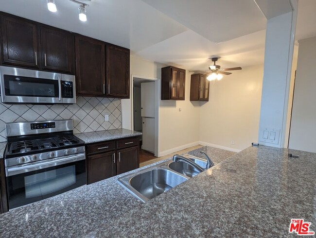 Photo - 633 N Sweetzer Ave Condo Unit 1