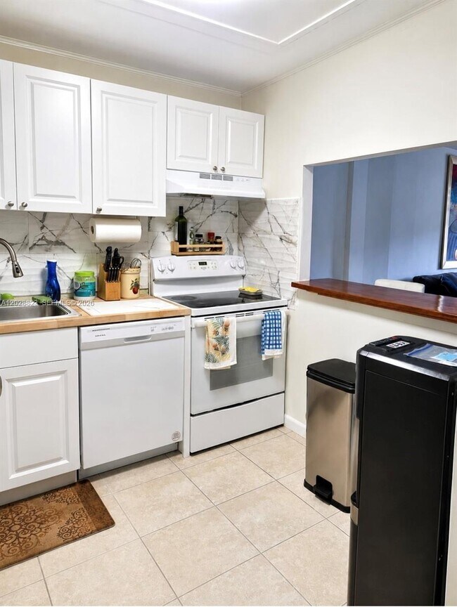 Photo - 16851 NE 23rd Ave Unit B214