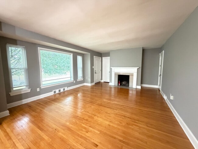 2521 Wendell Ave