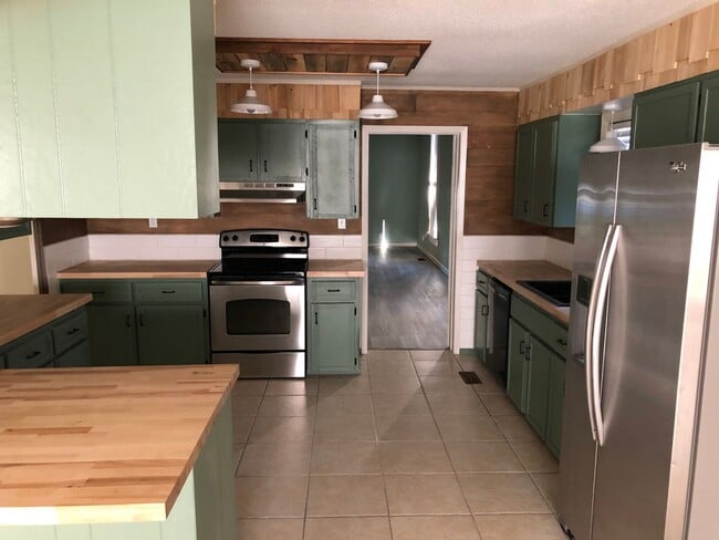 Photo - SPACIOUS THREE BEDROOM, TWO BATH HOME