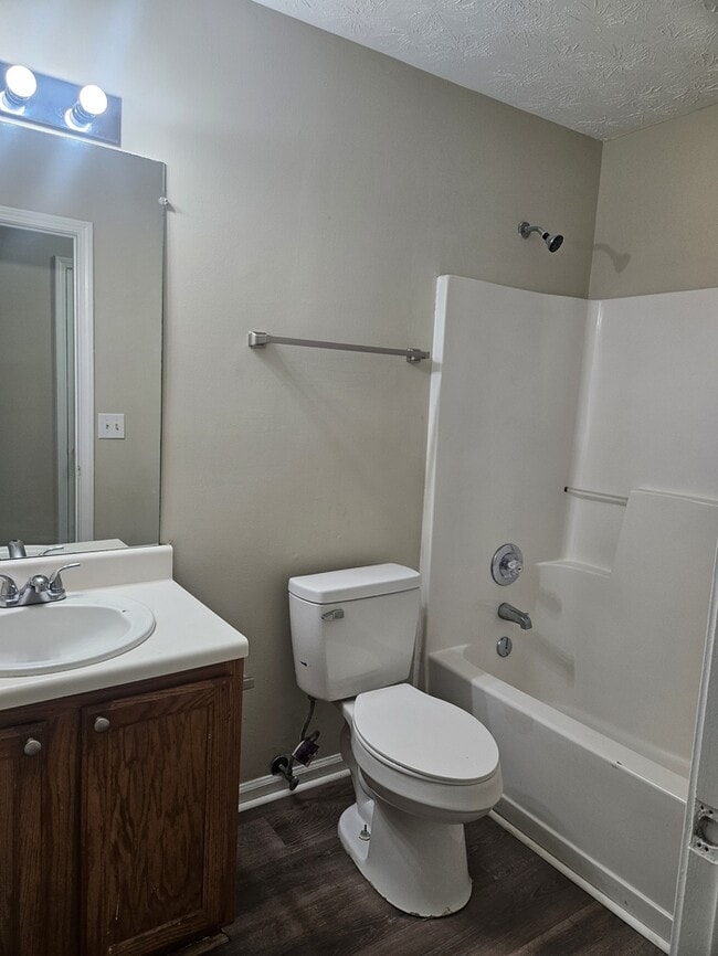 Photo - 1104 Micha Way