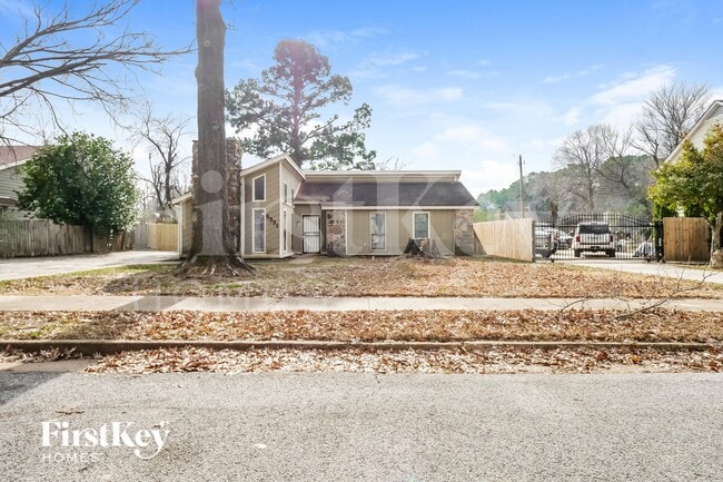 Building Photo - 6331 Golden Park Dr