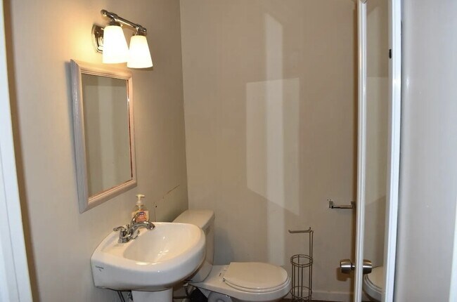 Photo - 138 Court St