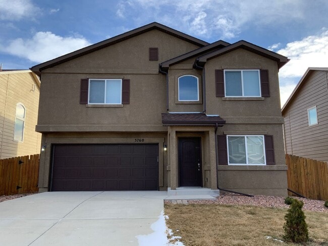 Building Photo - Gorgeous 4 Bedroom Home close to Peterson!