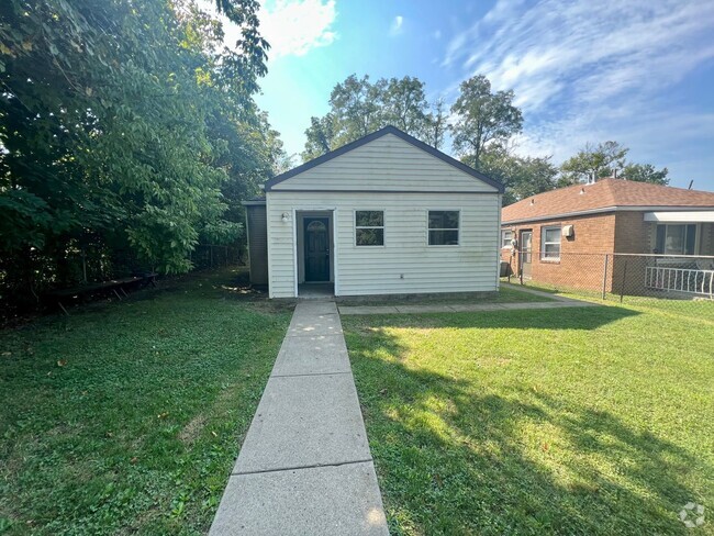 Building Photo - Updated Home! - 3 Bedroom 1 Bathroom - Pit...