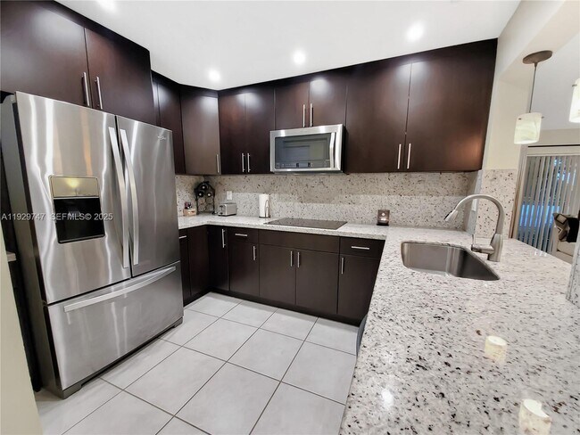 Photo - 15701 SW 137th Ave Unit 202