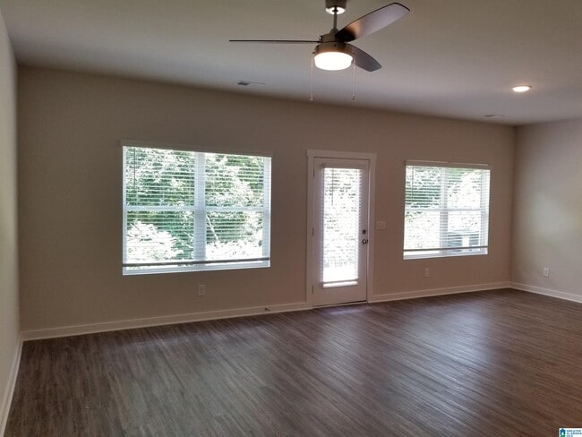 Photo - 516 The Heights Ln