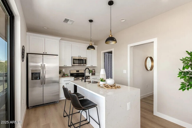 Photo - 411 N 32nd Pl