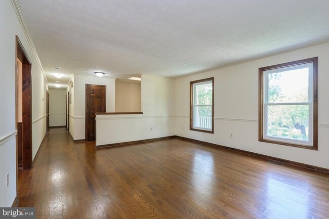 Photo - 8332 Hilltop Ave