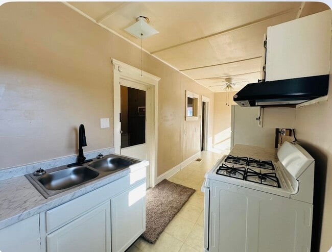 Photo - 345 1/2 Chemung St