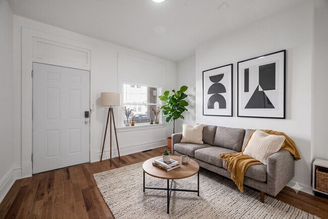 Building Photo - 4100 Howley St Unit 4102