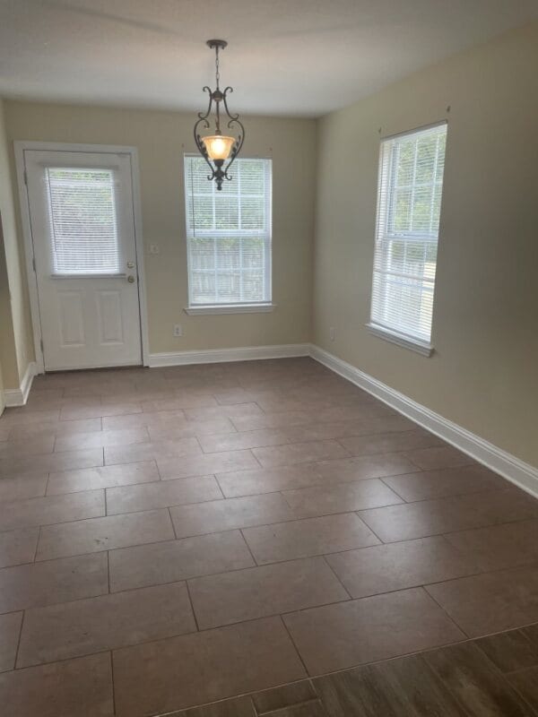 Dining area - 10323 Daisy Vestry Rd