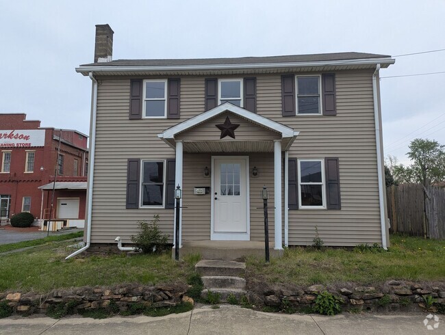 Building Photo - 219 Main St Rental