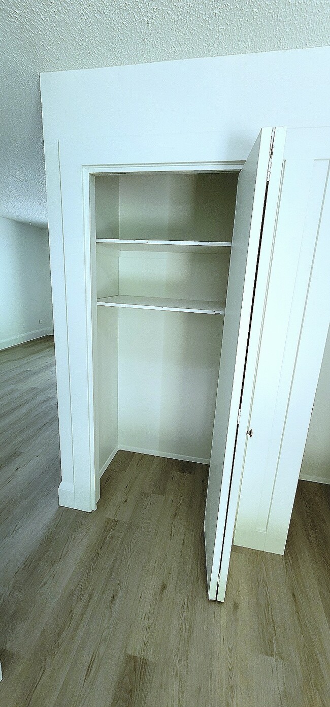 Storage closet - 110 SE Vista Ave Unit Vista #4