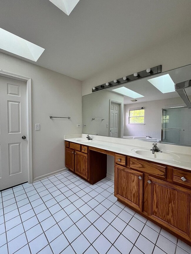 Photo - 2803 Bluewater Cir