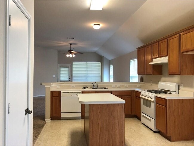 Photo - 1780 Stone Rim Loop