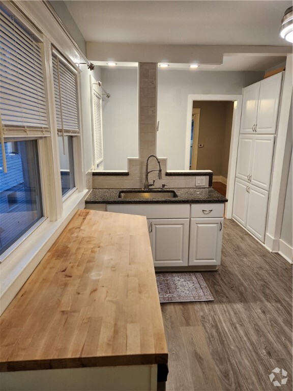 Building Photo - 110 Elmdorf Ave Rental