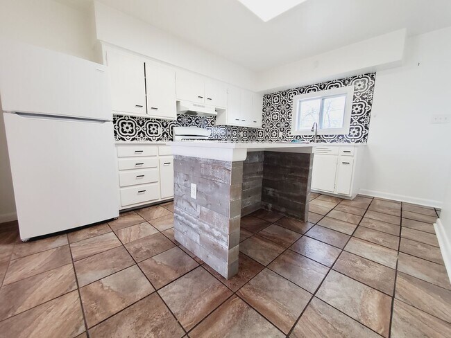 Photo - 3BD/1BA In Gary, IN