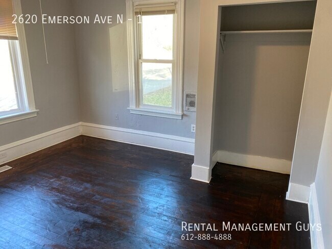 Photo - 3 Bedroom Duplex! Rent Ready! Section 8 Fr... Unit 1