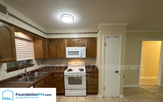 Photo - 2621 Derbyshire Ave