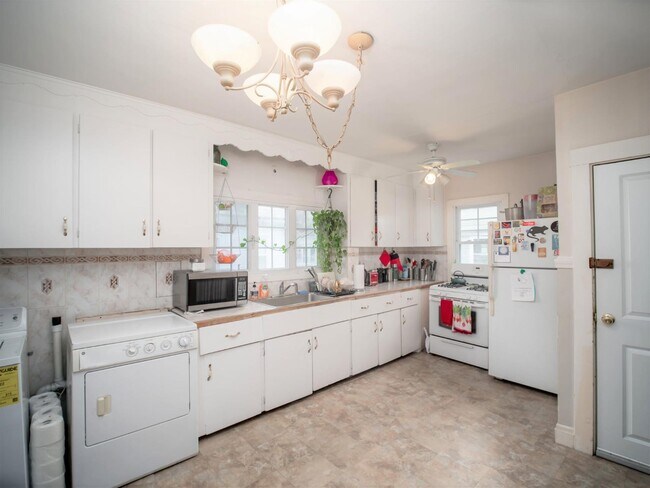 Building Photo - 60 Powder House Blvd Unit 60