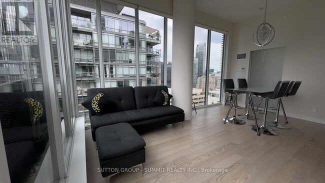 Photo - 17 Dundonald St Unit 1704