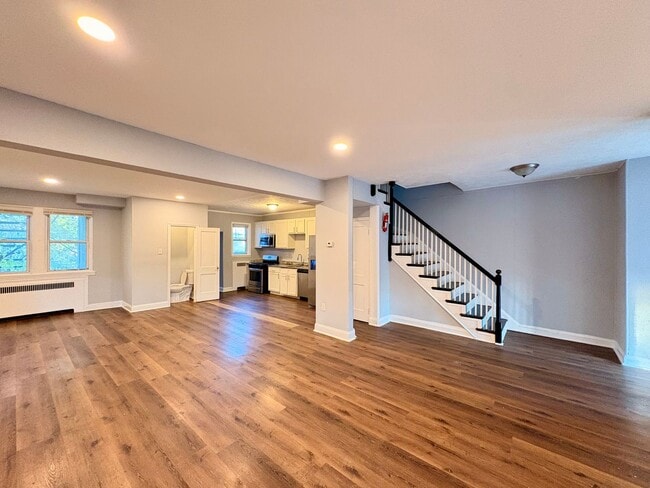 Building Photo - 3840 Dolfield Ave