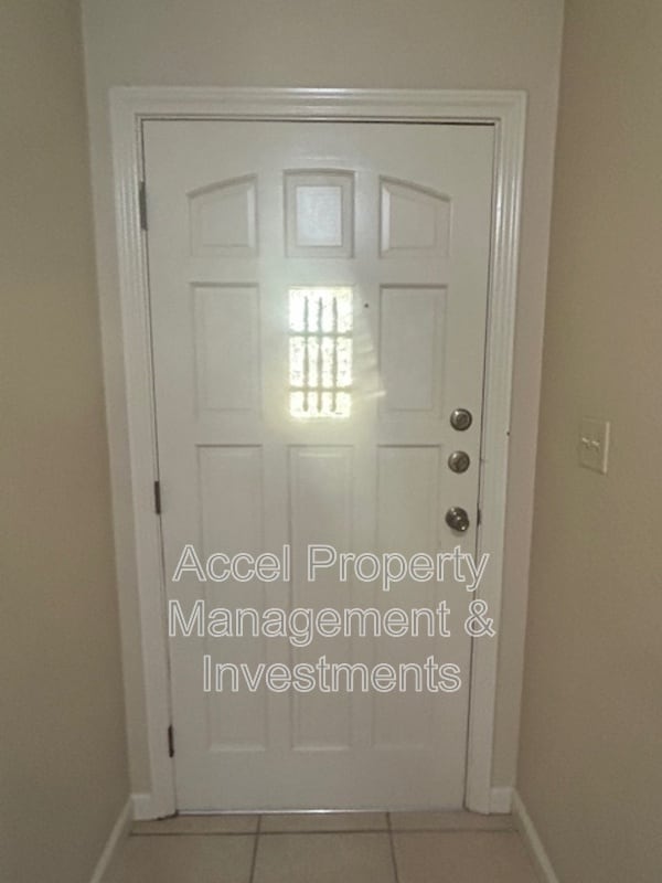 Photo - 2405 Mimosa St