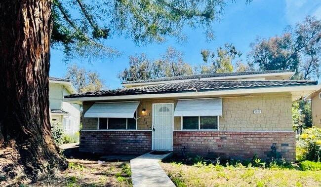 Building Photo - 5680 Calmor Ct Unit #1 Rental