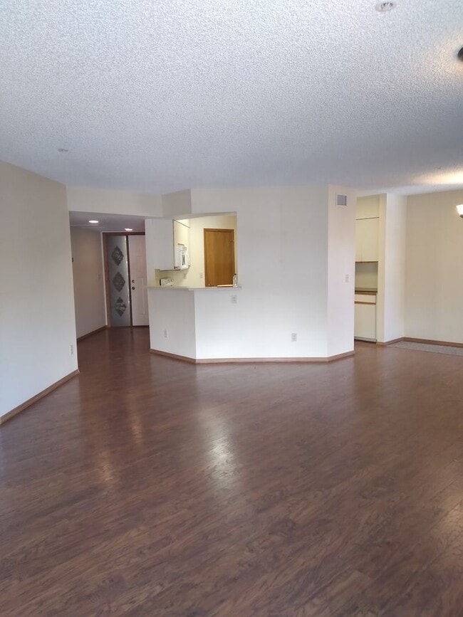 Photo - Beautiful 3 bed / 2 bath Seasons Condo Available