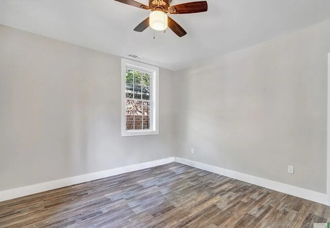 Photo - 720 W 42nd St