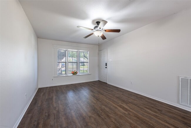 Photo - 502 Bellmar Ln