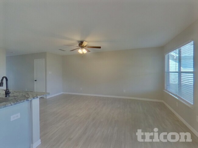 Photo - 1441 Pine Ln