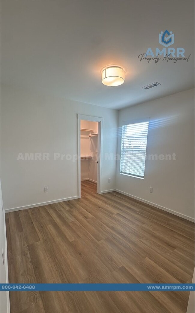Photo - 1833 Porter St