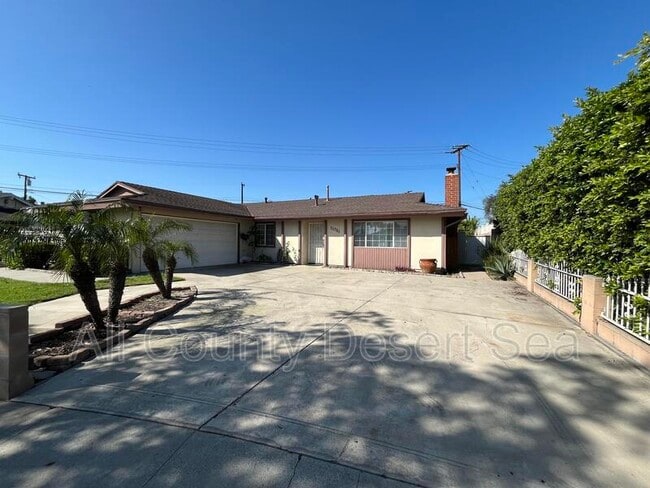 Photo - 11751 Emerald St