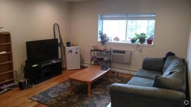 Building Photo - 5 Aston Rd Unit 10 Rental