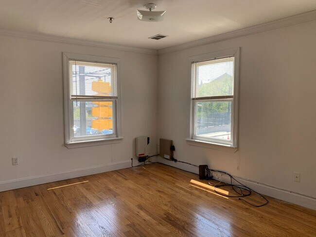 Photo - 71 Palisade Ave Unidad 2R