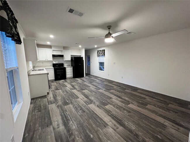 Photo - 39141 Bay Ave