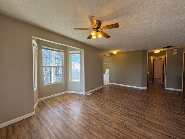 Photo - Quaint Three Bedroom Home with an Oversized Tub!