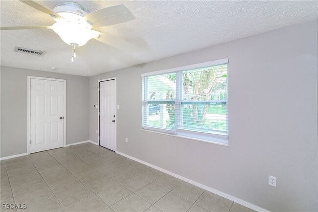 Photo - 4215 Tarpon Rd