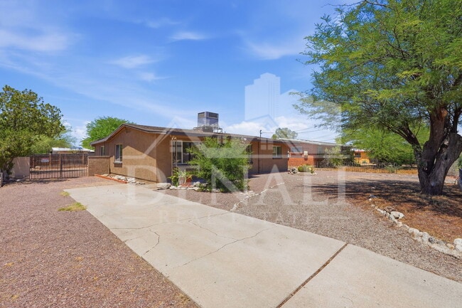 Photo - 3801 N 4th Ave