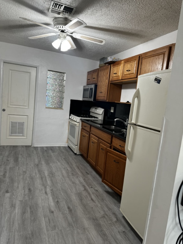 Photo - 5140 NE 3rd Ave