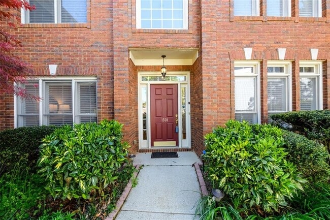 Photo - 1560 Oak Park Cove