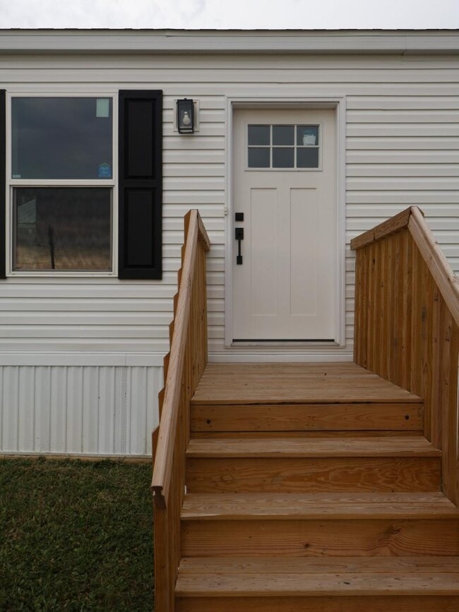 Photo - 200 Gregory Ln