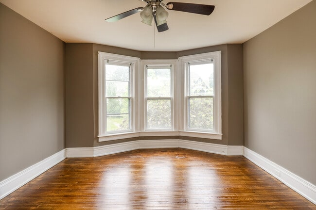 Photo - 355 W Clinton St