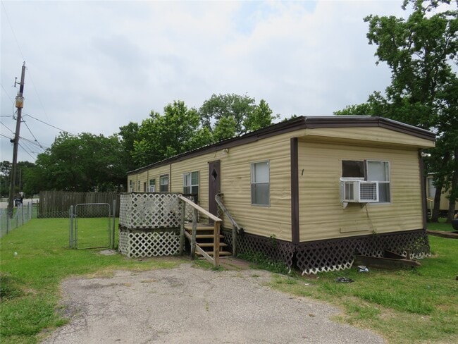 Building Photo - 4412 17th St Rental