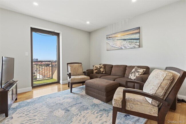 100 W Broadway Unit 6C