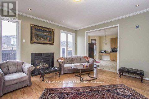 Photo - 11 Horsetail St