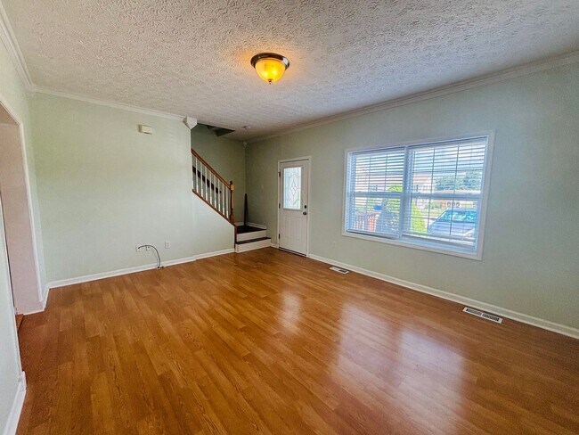 1626 Providence Blvd NW