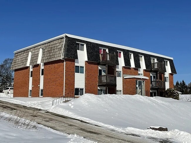 Building Photo - Bright and Airy 1-Bedroom in a Quiet, Convenient Neighborhood and Private Balcony Unit 0001